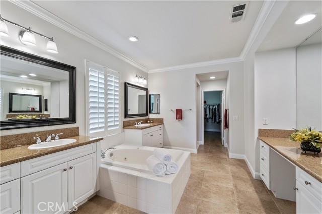 Detail Gallery Image 15 of 39 For 4437 Cabot Dr, Corona,  CA 92883 - 3 Beds | 2/1 Baths