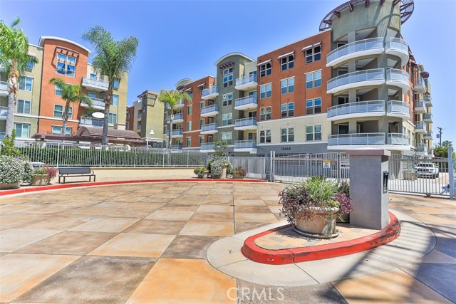 Detail Gallery Image 1 of 33 For 12668 Chapman Ave #2403,  Garden Grove,  CA 92840 - 2 Beds | 2 Baths