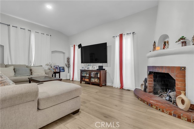 Detail Gallery Image 5 of 49 For 3700 Virginia, Lynwood,  CA 90262 - 4 Beds | 2 Baths