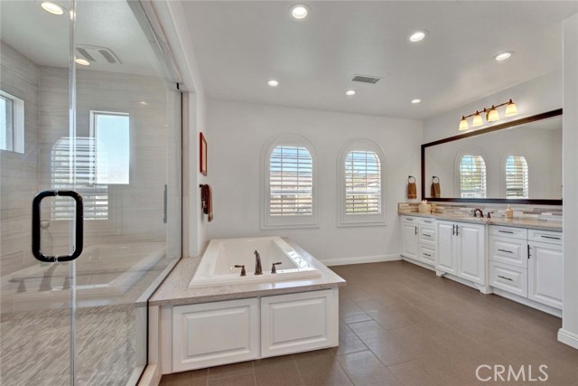 Detail Gallery Image 12 of 36 For 122 Evelyn Pl, Tustin,  CA 92782 - 5 Beds | 4/1 Baths