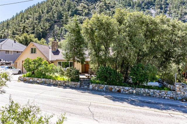 Detail Gallery Image 2 of 38 For 7605 Mt Baldy Rd, Mt Baldy,  CA 91759 - 3 Beds | 3 Baths