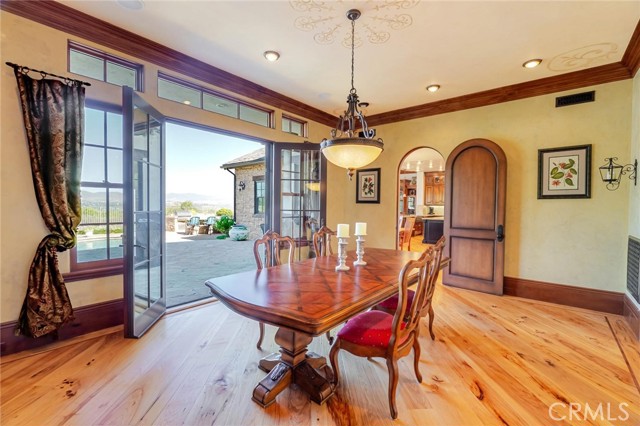 Image 6 of 74 For 25532 Oak Meadow Drive