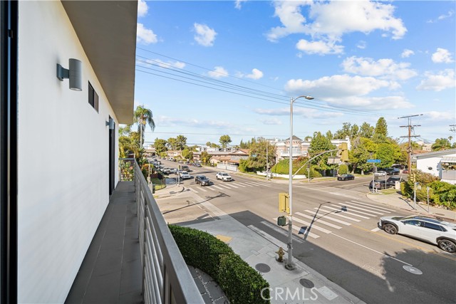 Detail Gallery Image 38 of 45 For 4485 Hazeltine Ave #1,  Sherman Oaks,  CA 91423 - 2 Beds | 2/1 Baths