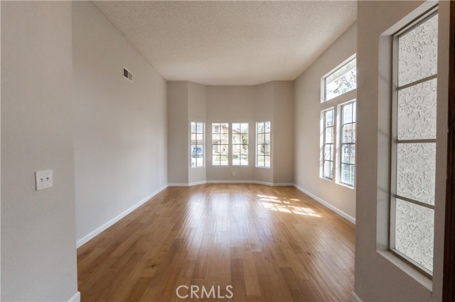 5462 Butterfield Street photo 7