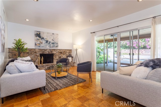 Detail Gallery Image 7 of 35 For 18157 Donmetz St, Porter Ranch,  CA 91326 - 3 Beds | 2 Baths