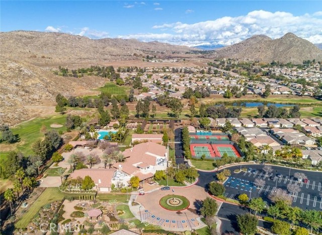 240 Glenview Lane, Hemet CA: https://media.crmls.org/medias/1cb2b97e-d55f-4b1b-880d-794a8e14d89f.jpg
