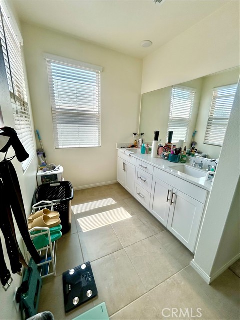 Detail Gallery Image 14 of 14 For 1485 E Laurelwood Dr, San Bernardino,  CA 92408 - 3 Beds | 2/1 Baths
