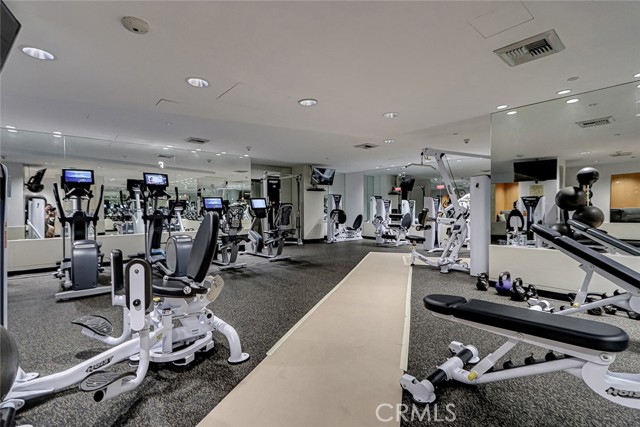 Detail Gallery Image 51 of 55 For 13600 Marina Pointe Dr #905,  Marina Del Rey,  CA 90292 - 2 Beds | 2/1 Baths