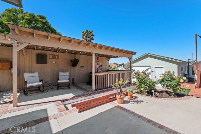 10739 Helendale photo 25