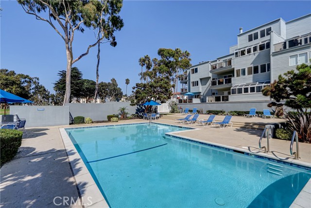 250 The Village #102, Redondo Beach, California 90277, 1 Bedroom Bedrooms, ,1 BathroomBathrooms,Residential,For Sale,The Village #102,SB25234286