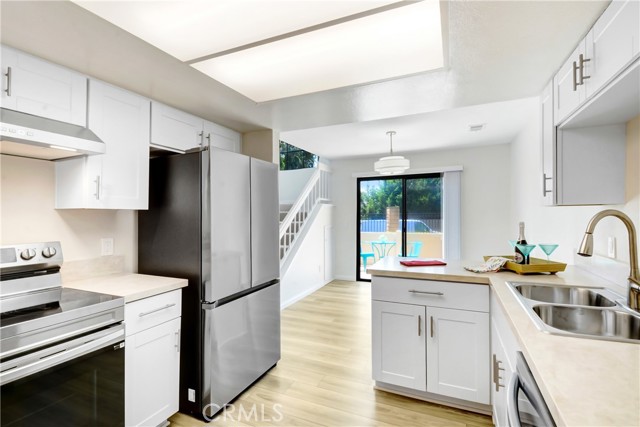 863 W 34th Street, Long Beach CA: https://media.crmls.org/medias/1cb3f106-d465-47c6-921e-fda32f9f5b3a.jpg