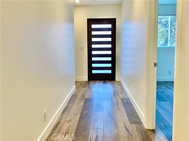 Detail Gallery Image 18 of 37 For 7327 Kester Ave #4,  Van Nuys,  CA 91405 - 4 Beds | 3/1 Baths