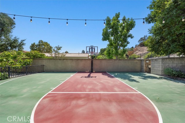6945 E Hidden Oaks Lane, Orange CA: https://media.crmls.org/medias/1cb47181-b2ab-4e55-a749-3a013d38bde3.jpg