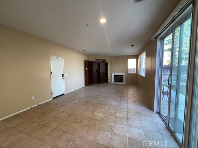 Detail Gallery Image 15 of 39 For 1434 Haddington Dr, Riverside,  CA 92507 - 4 Beds | 2/1 Baths