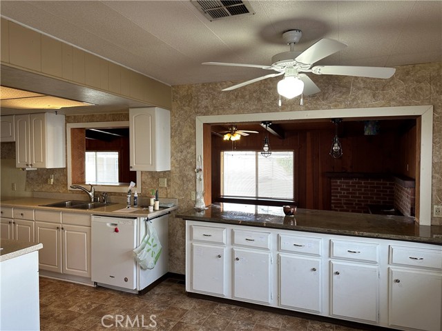 Detail Gallery Image 9 of 41 For 573 3rd St, Willows,  CA 95988 - 2 Beds | 2 Baths