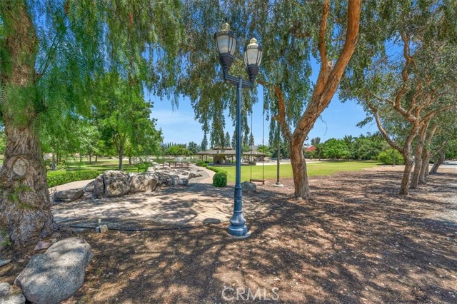 13715 E Nebraska Avenue, Kingsburg CA: https://media.crmls.org/medias/1cb49136-2eeb-4c74-b143-aa178d6e34c1.jpg