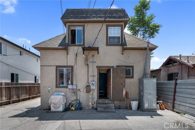 229 W 82nd Street, Los Angeles CA: https://media.crmls.org/medias/1cb574bd-a9f7-4f3f-86c5-c347e679ab03.jpg