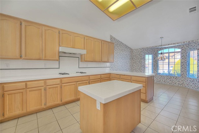 Detail Gallery Image 21 of 60 For 19149 Catalina, Apple Valley,  CA 92308 - 4 Beds | 3/1 Baths