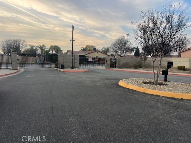 Detail Gallery Image 3 of 19 For 603 Calle Del Sol, Bakersfield,  CA 93307 - 4 Beds | 2 Baths