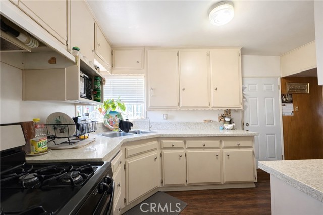 Detail Gallery Image 6 of 27 For 7105 California Ave, Bell Gardens,  CA 90201 - 3 Beds | 2 Baths