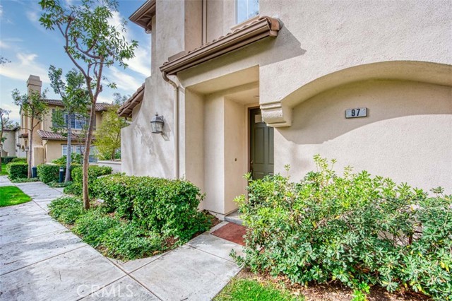 Detail Gallery Image 2 of 28 For 97 Sapphire #39,  Irvine,  CA 92602 - 3 Beds | 2/1 Baths