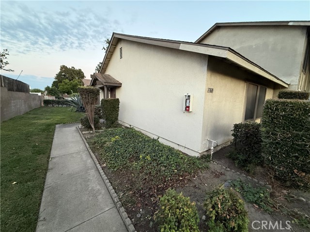 Detail Gallery Image 4 of 12 For 1360 N Placer Ave, Ontario,  CA 91764 - 2 Beds | 1 Baths