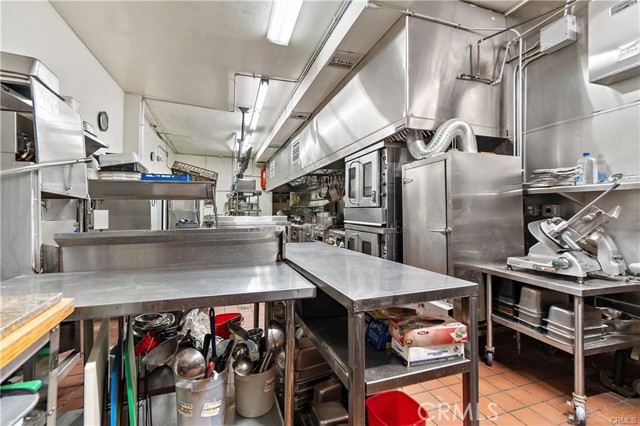 13015 Philadelphia Street, Whittier CA: https://media.crmls.org/medias/1cb79a76-1d5e-4a88-a62b-e2b30320b769.jpg