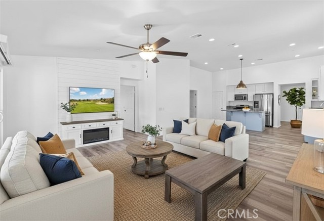 Detail Gallery Image 4 of 28 For 35142 Sorrel Ln, Lake Elsinore,  CA 92532 - 4 Beds | 2 Baths