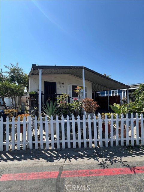 518 Sullivan, Santa Ana CA: https://media.crmls.org/medias/1cba42ab-e011-4927-879f-81c57560eb86.jpg