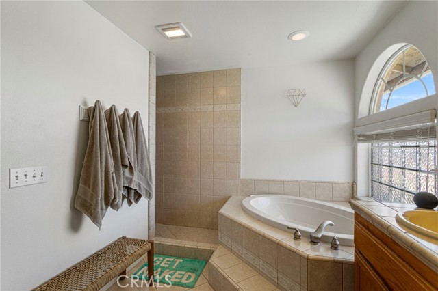 Detail Gallery Image 24 of 52 For 7360 Braceo St, Oak Hills,  CA 92344 - 5 Beds | 3/1 Baths