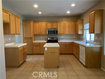 Detail Gallery Image 11 of 20 For 12539 Sunglow Ln, Victorville,  CA 92392 - 5 Beds | 3 Baths