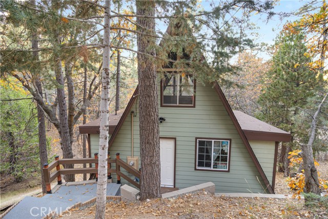 Detail Gallery Image 3 of 71 For 32703 Tulip Lane, Arrowbear,  CA 92382 - 2 Beds | 1 Baths