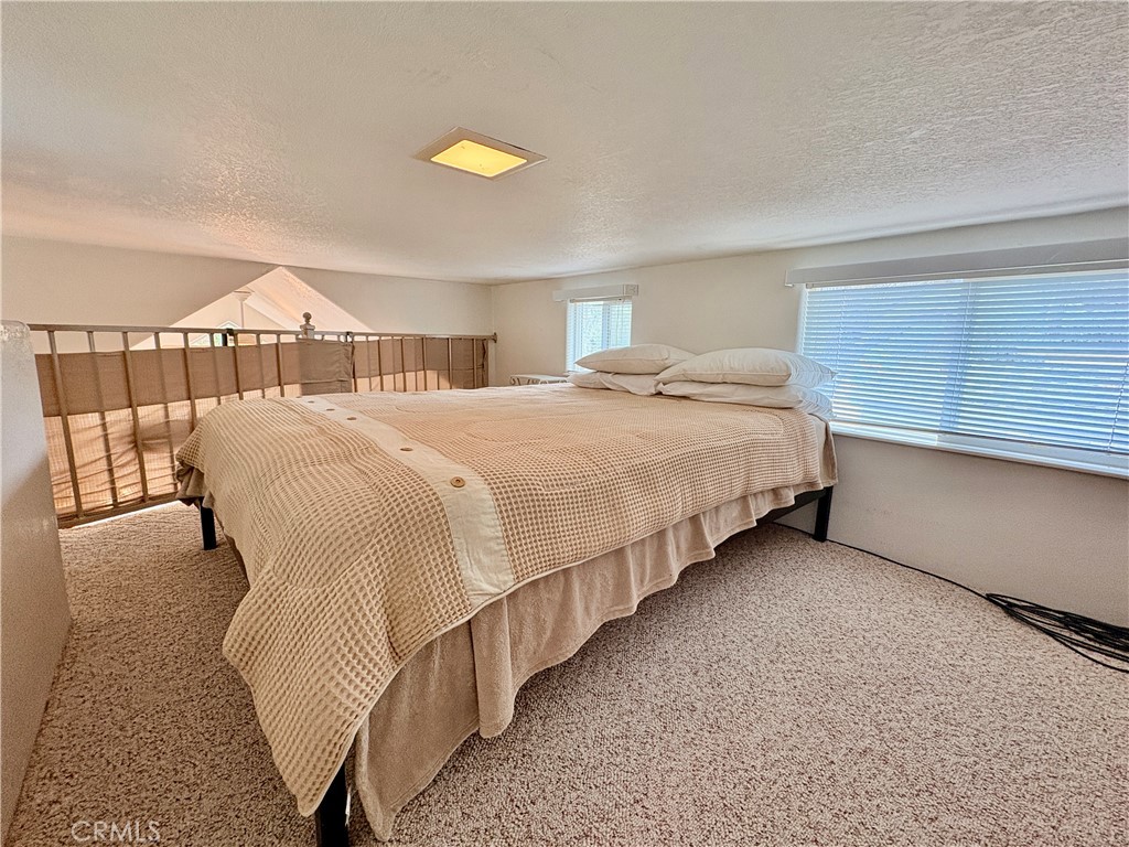 https://media.crmls.org/medias/1cbb660d-0ccc-4c93-9c84-77092484a18f.jpg?preset=X-Large