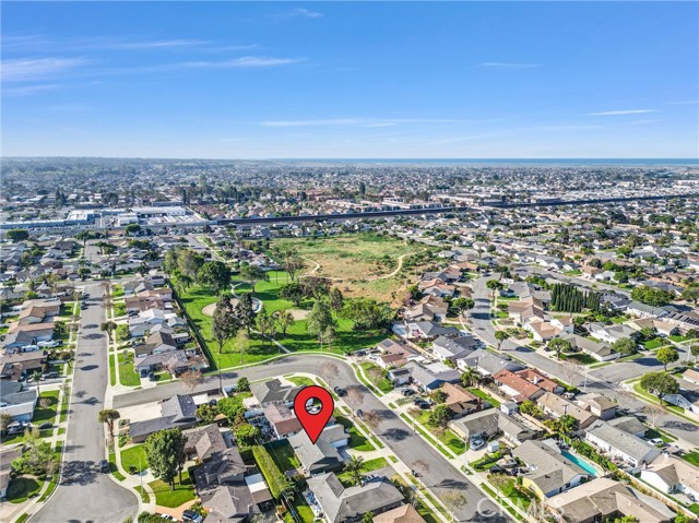 Detail Gallery Image 32 of 35 For 16572 Patricia Ln, Huntington Beach,  CA 92647 - 4 Beds | 2 Baths