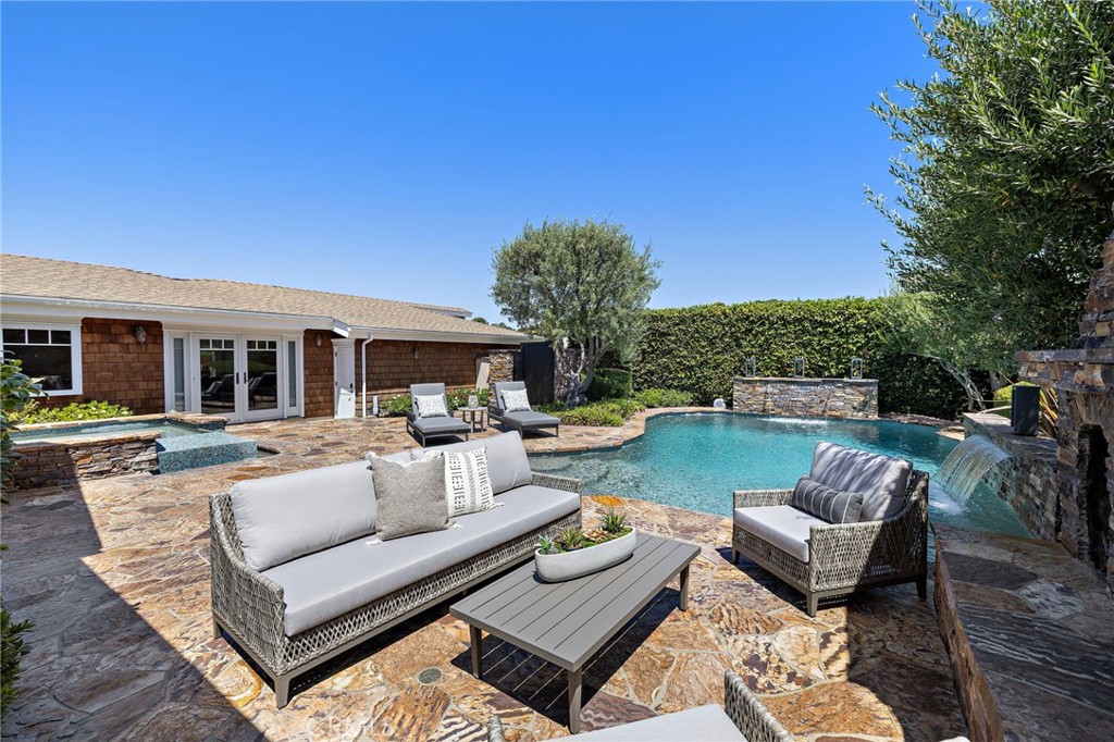 1cbc4a56 8dcb 42fb 878e Dded48e70257