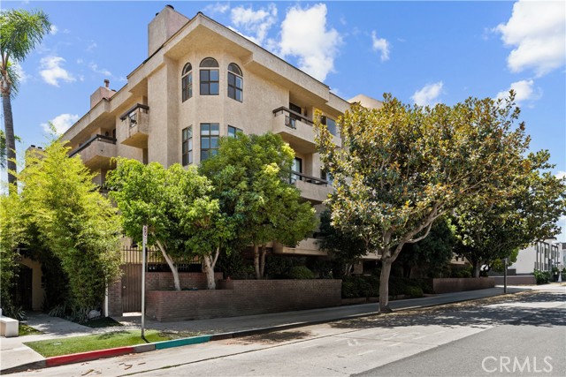 Detail Gallery Image 1 of 26 For 8642 Gregory Way #204,  Los Angeles,  CA 90035 - 2 Beds | 2 Baths