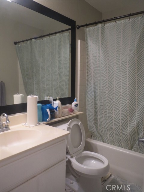 Detail Gallery Image 13 of 16 For 406 E Center, Anaheim,  CA 92805 - 3 Beds | 2/1 Baths