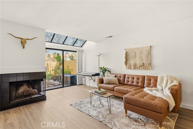 Detail Gallery Image 5 of 26 For 25712 Le Parc #41,  Lake Forest,  CA 92630 - 1 Beds | 1/1 Baths