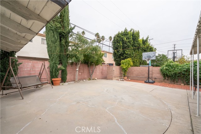 Detail Gallery Image 36 of 39 For 19127 Enadia, Reseda,  CA 91335 - 4 Beds | 2 Baths