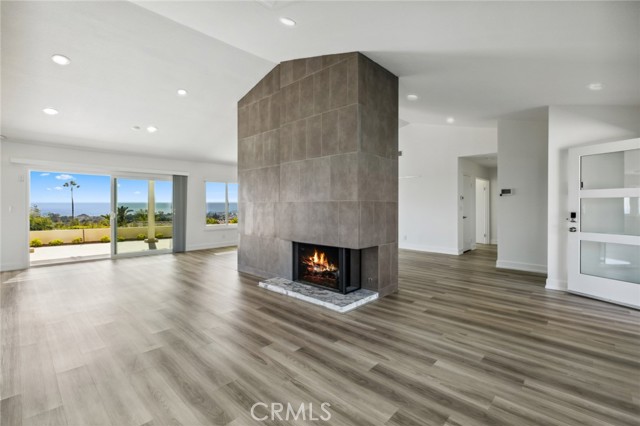 Detail Gallery Image 11 of 58 For 3601 Seabreeze Ln, Corona Del Mar,  CA 92625 - 4 Beds | 2/1 Baths