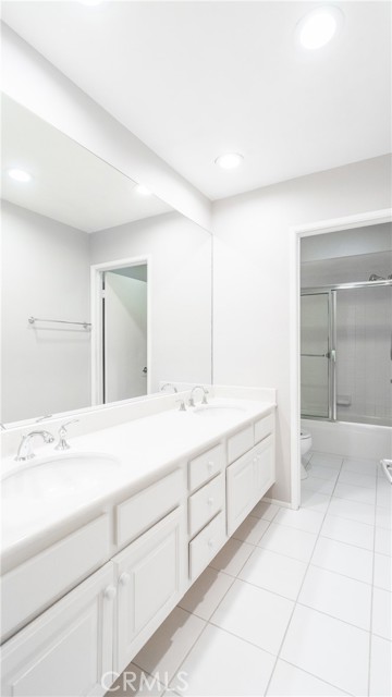 Detail Gallery Image 17 of 32 For 10055 Melinda Way #4,  Northridge,  CA 91325 - 3 Beds | 2/1 Baths