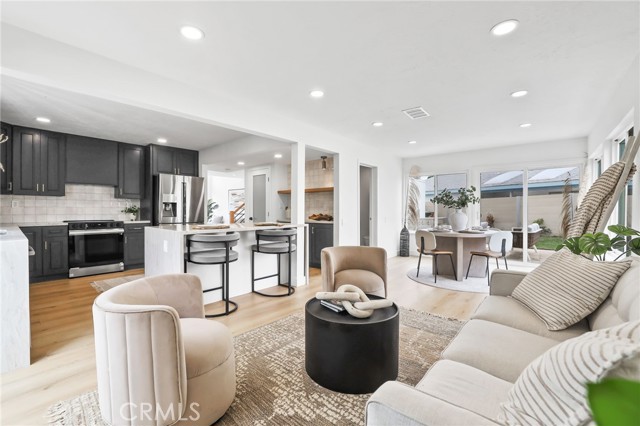 23941 Jarrow Lane, Lake Forest CA: https://media.crmls.org/medias/1cbe4e67-3e5e-4b60-9cc8-a0f9f22b1605.jpg