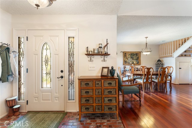 Detail Gallery Image 7 of 56 For 19852 Pandy Ct, Canyon Country,  CA 91351 - 3 Beds | 2/1 Baths