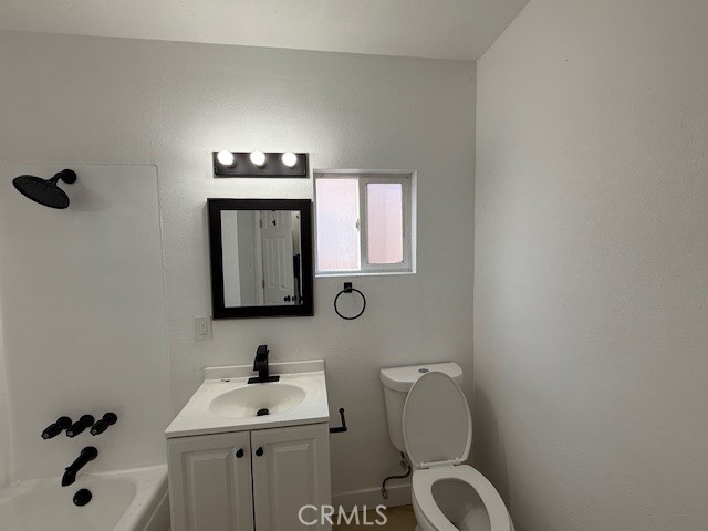 7086 Elmwood Road, San Bernardino CA: https://media.crmls.org/medias/1cbf204e-de4f-48e4-8bc5-0a292a2077ef.jpg
