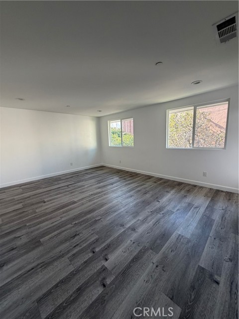 Detail Gallery Image 16 of 32 For 1130 Browning, Los Angeles,  CA 90037 - 3 Beds | 3/1 Baths