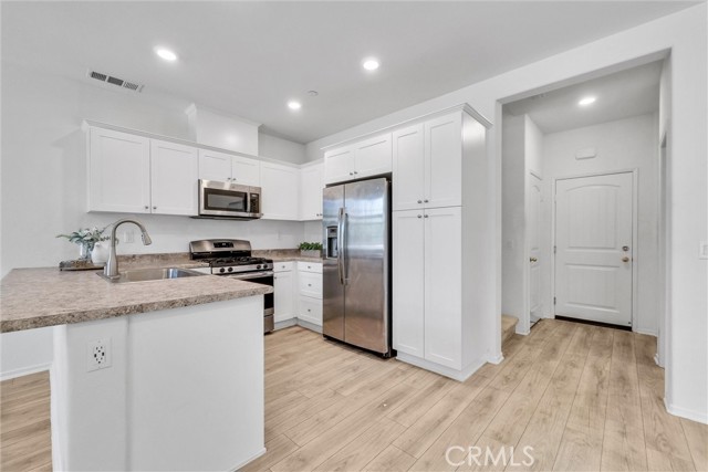 Detail Gallery Image 6 of 33 For 30362 Skytown Way, Menifee,  CA 92584 - 2 Beds | 2/1 Baths