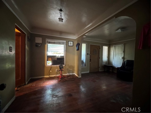 Detail Gallery Image 4 of 17 For 419 N Mott, Los Angeles,  CA 90033 - 5 Beds | 3 Baths