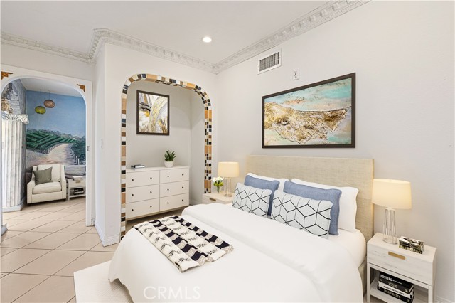 3916 Carnavon Way, Los Angeles CA: https://media.crmls.org/medias/1cc05bcc-3f2a-4c5f-b909-7a589f6bccfd.jpg