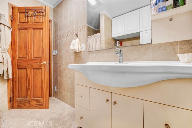 Detail Gallery Image 15 of 16 For 19530 Enadia, Reseda,  CA 91335 - 3 Beds | 2 Baths