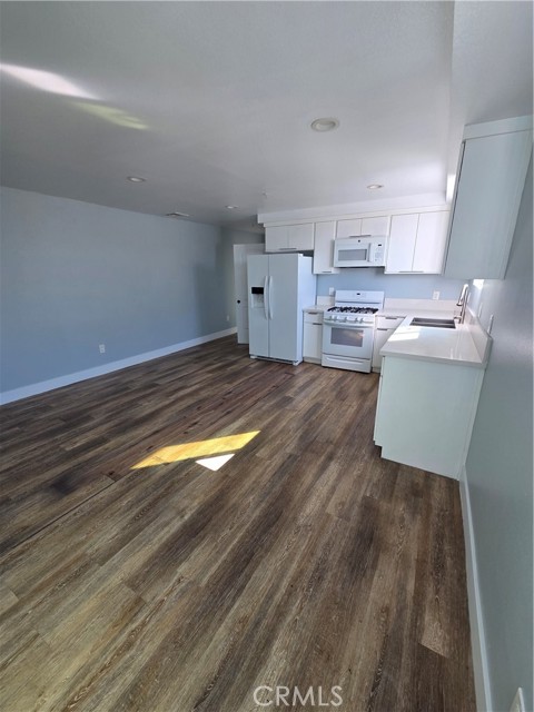 Detail Gallery Image 19 of 45 For 608 E 29th St #608,  Los Angeles,  CA 90011 - 5 Beds | 4 Baths